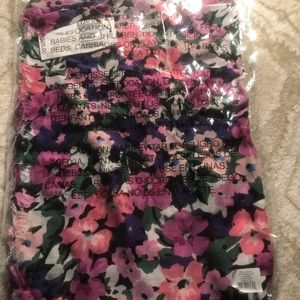 🌸NEW Vera Bradley Soft Fringe Scarf